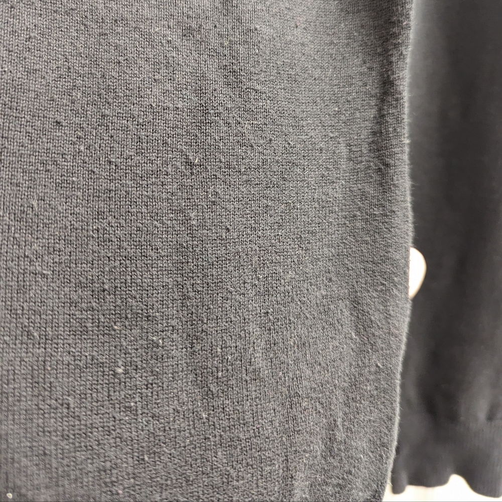 ๐3/$50๐ ESPRIT Long Sleeve V-Neck Sweater - Picture 7 of 8